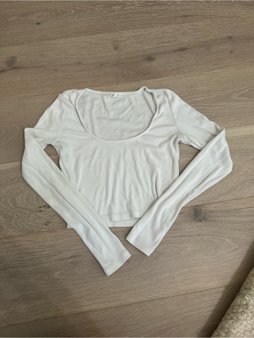 Garage White Scoop Neck Long Sleeve Cropped Top
